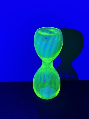 Uranium Vaseline Hour Glass Large Model No Timing