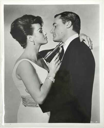 Original MAN FROM ONKEL 8"x 10" Robert Vaughn Senta Berger Foto