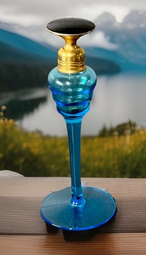 Schöner Vintage 5-3/4" Parfümflakon mit Blaufuß und Tupferstab