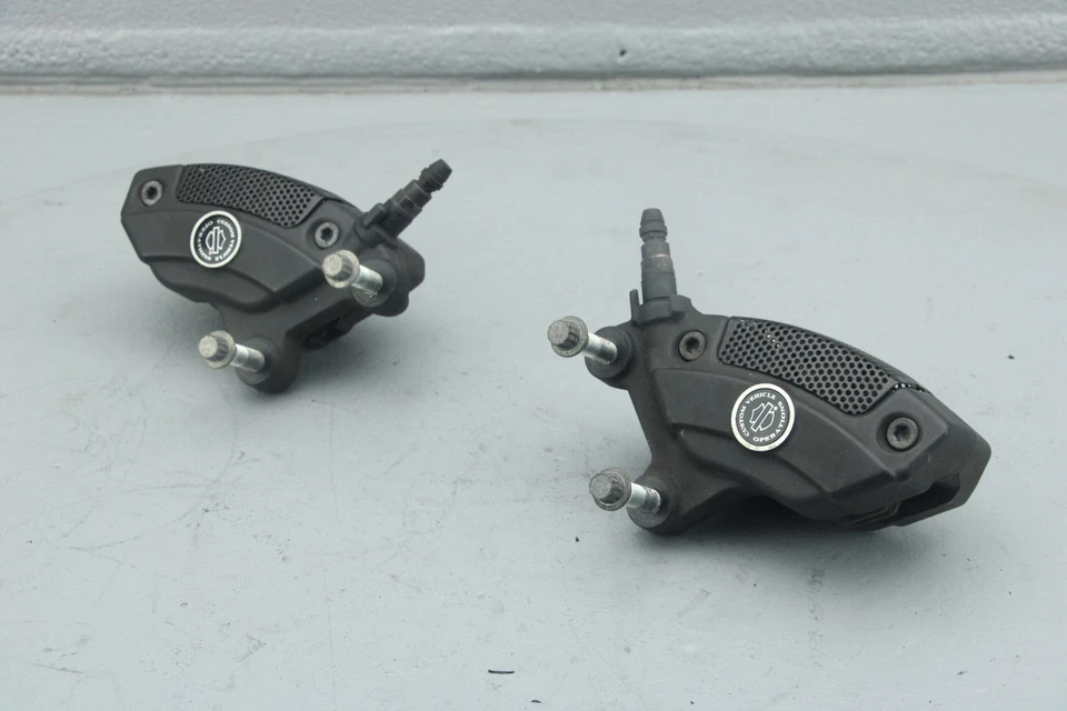 2019 Harley Street Glide CVO BREMBO Front Brake Caliper Set WRINKLE BLACK #4000 - Image 2 of 4