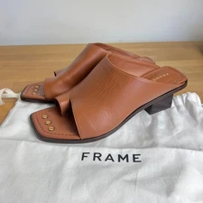 Frame Le Beachwood Leather Slide Sandal Heel in Tobacco Brown