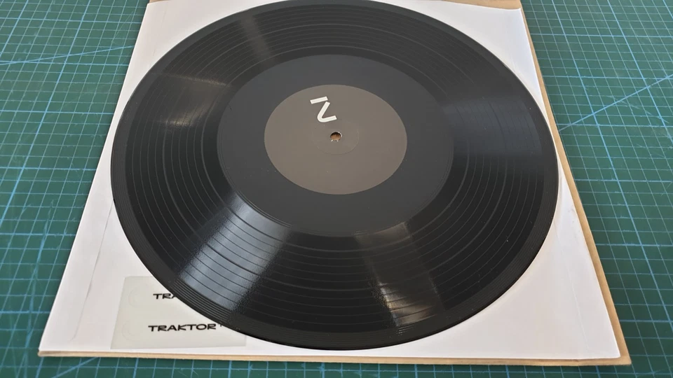 Native Instruments Traktor Control Vinyl NI-31218 (Black) - Bild 4 von 4