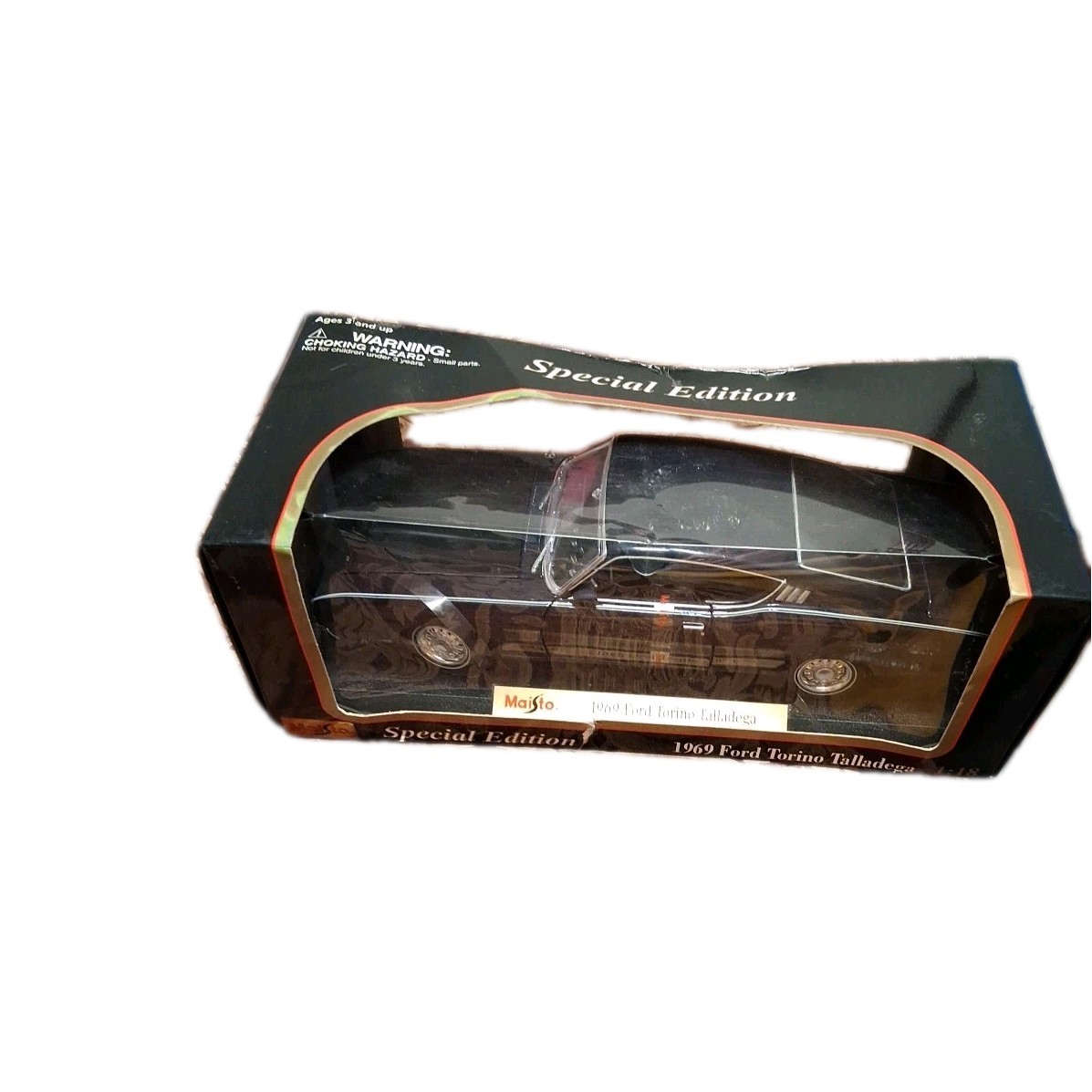 Maisto 1969 Ford Torino Talladega Die Cast Special Edition 1 18th