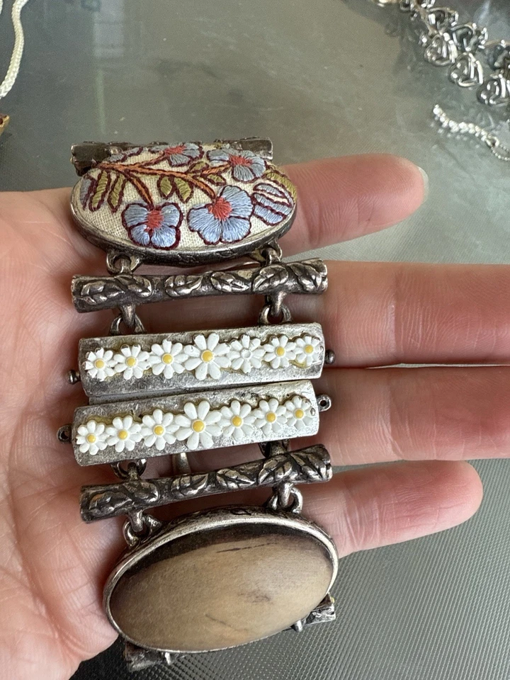Pulsera tallada bordada floral reversible gruesa de medios mixtos Lucky Brand Foto 4 de 4