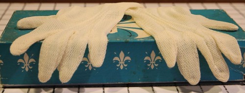 VTG Lot Kayser Gloves + Box Cream Mesh Nylon Dainty Size 6.5 USA made - Picture 5 of 6