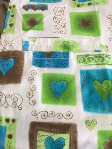 Scrub Top Large V Neck H.Q. Women's Cute Fun Hearts Patterns New With Tags - Picture 12 of 12