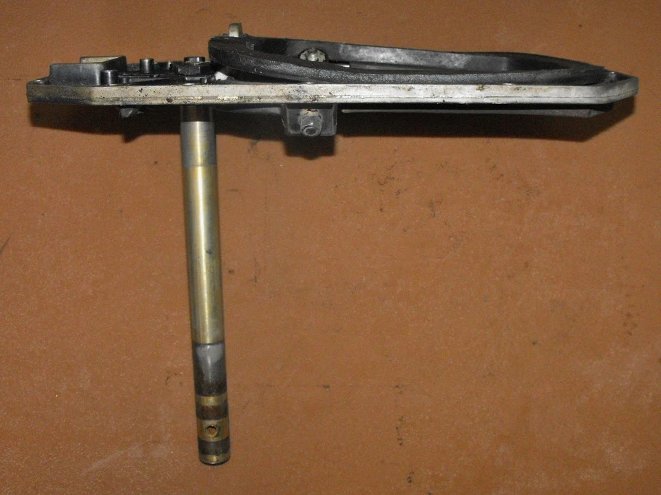 Force 50 HP Kingpin And Plate Assembly PN FS307940 Fits 1986-1992 - Image 2 of 4