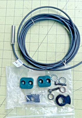 Balluff Inductive Sensor BES M12MI-PSC20B-BP05 & BES005T W/Mounting Hardware New