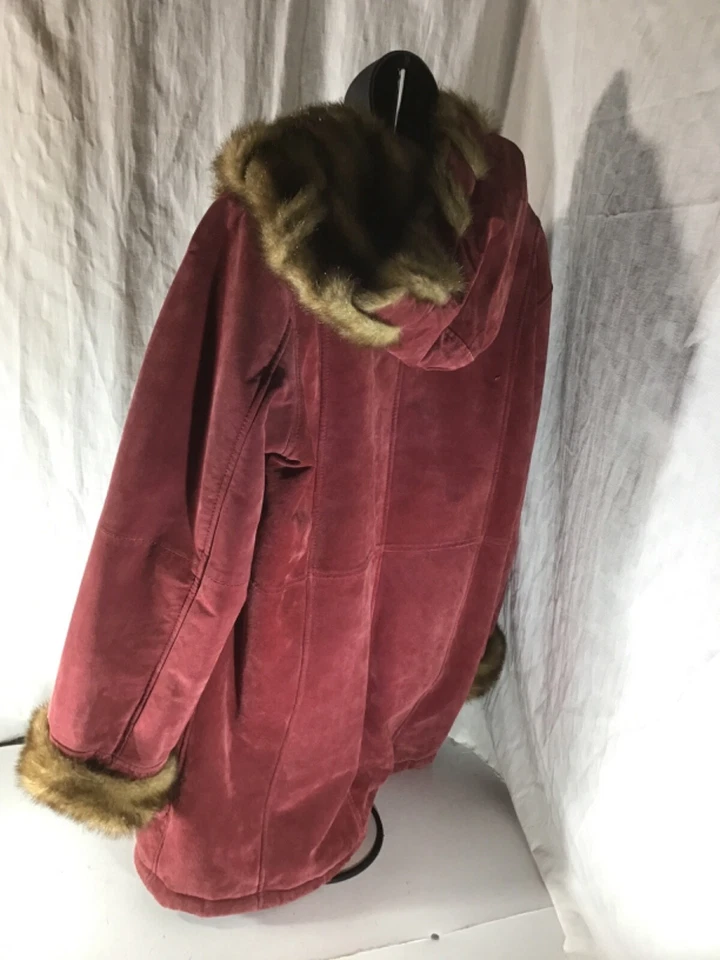 Hecho a mano único gamuza con abrigo de piel sintética Foto 4 de 4