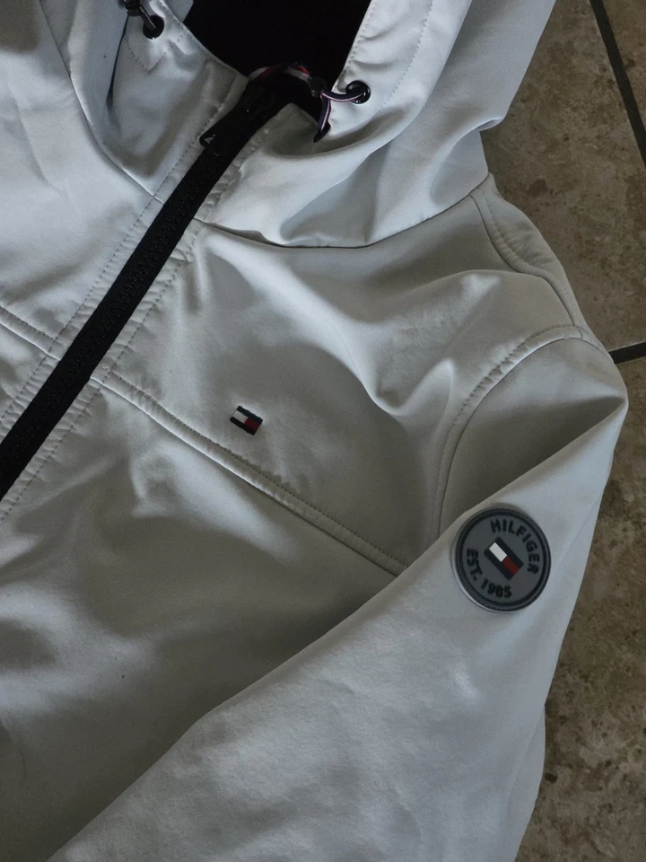 Tommy Hilfiger Hombres Relleno Suave Con Capucha Parte Inferior Abierta Chaqueta Completa Forrada Sherpa Foto 2 de 4