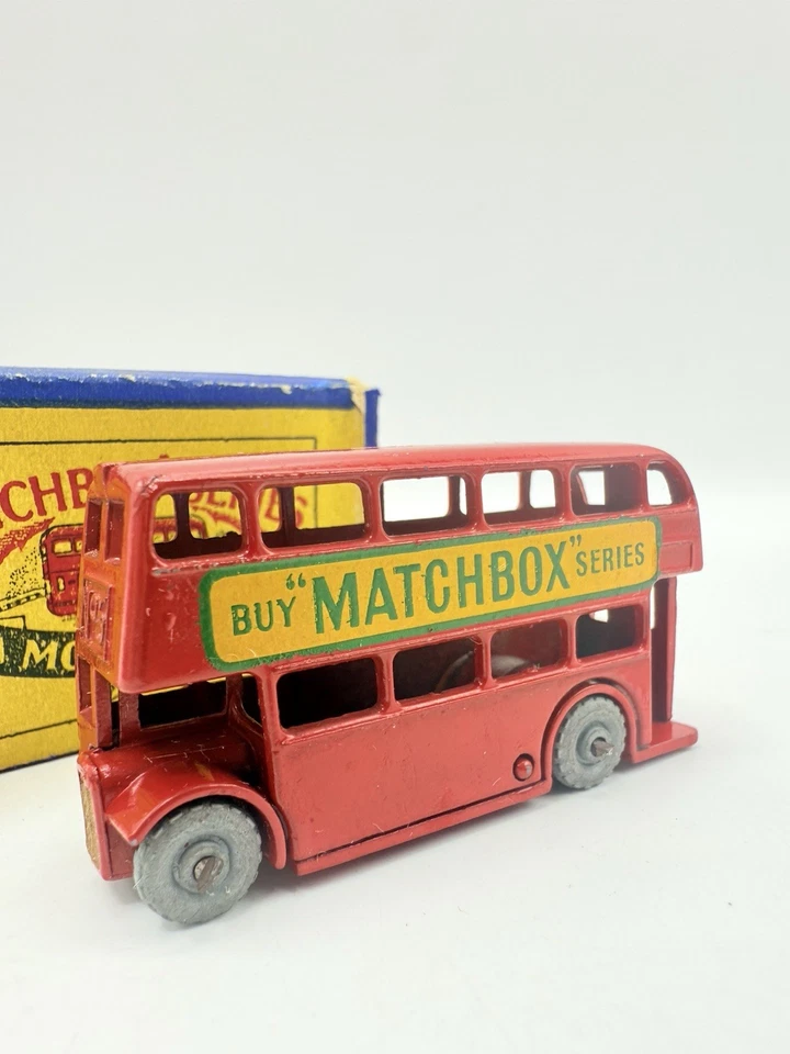 Autobús Matchbox Lesney 5b Londres en caja original pero reparada Foto 2 de 4