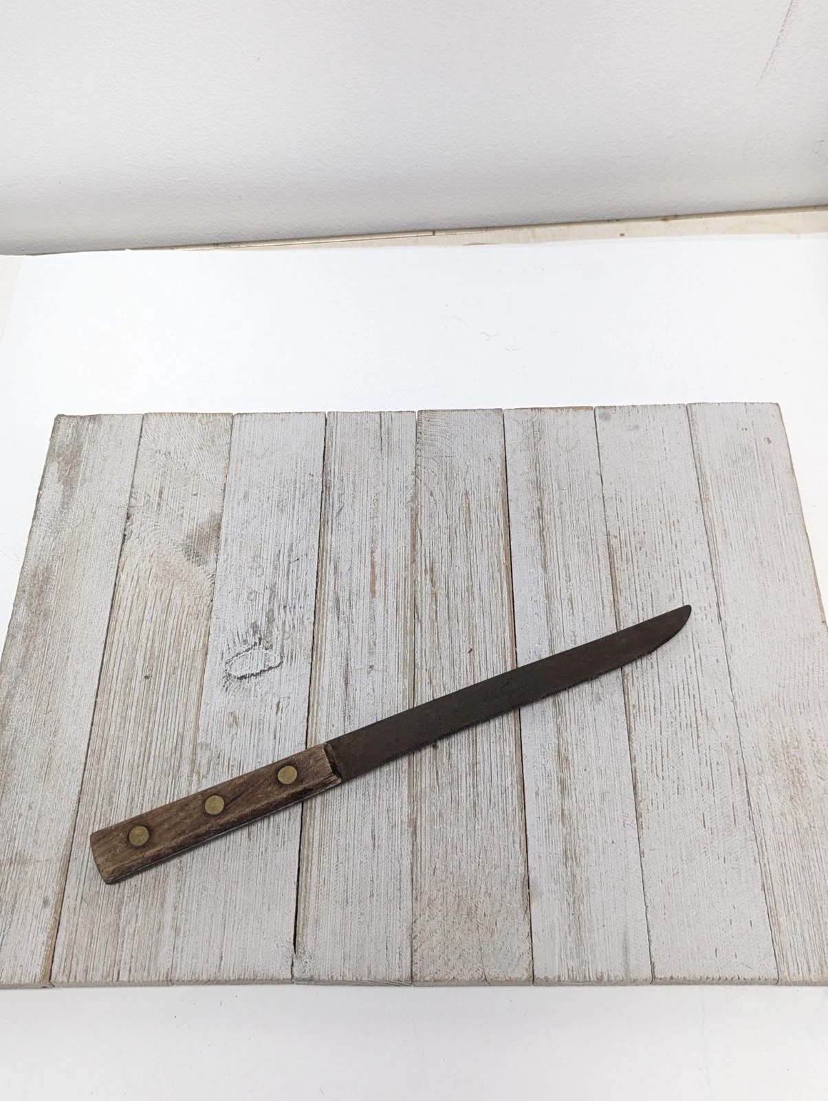 VTG Carbon Steel Slicing Carving Knife 7-1/2" Blade - 12" Length Serrated