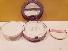 Mally Beauty ~ Poreless Perfection Fluid Foundation ~ Light ~ NWOB