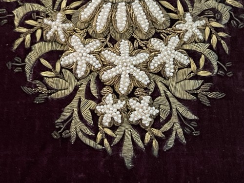 ANTIQUE EARLY 19 CENTURY GOLD EMBROIDERY & PEARLS DECOR FRAGMENT OF CLOTHING - Picture 6 of 12