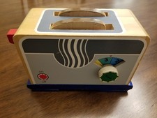 Rare Melissa and Doug Toaster w/Bread HTF Wooden Pretend Play Food
