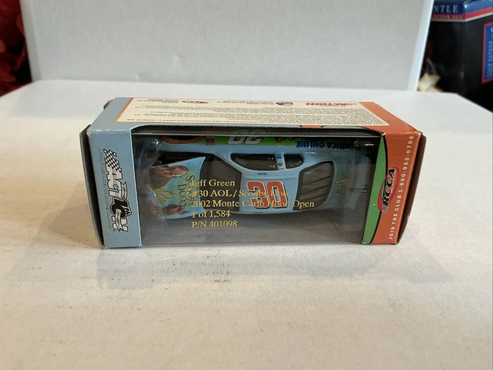 Carro fundido RCCA Nascar 2002 AOL Scooby-Doo #30 Jeff Green 1/64 LE 1/1584 - Imagem 2 de 3