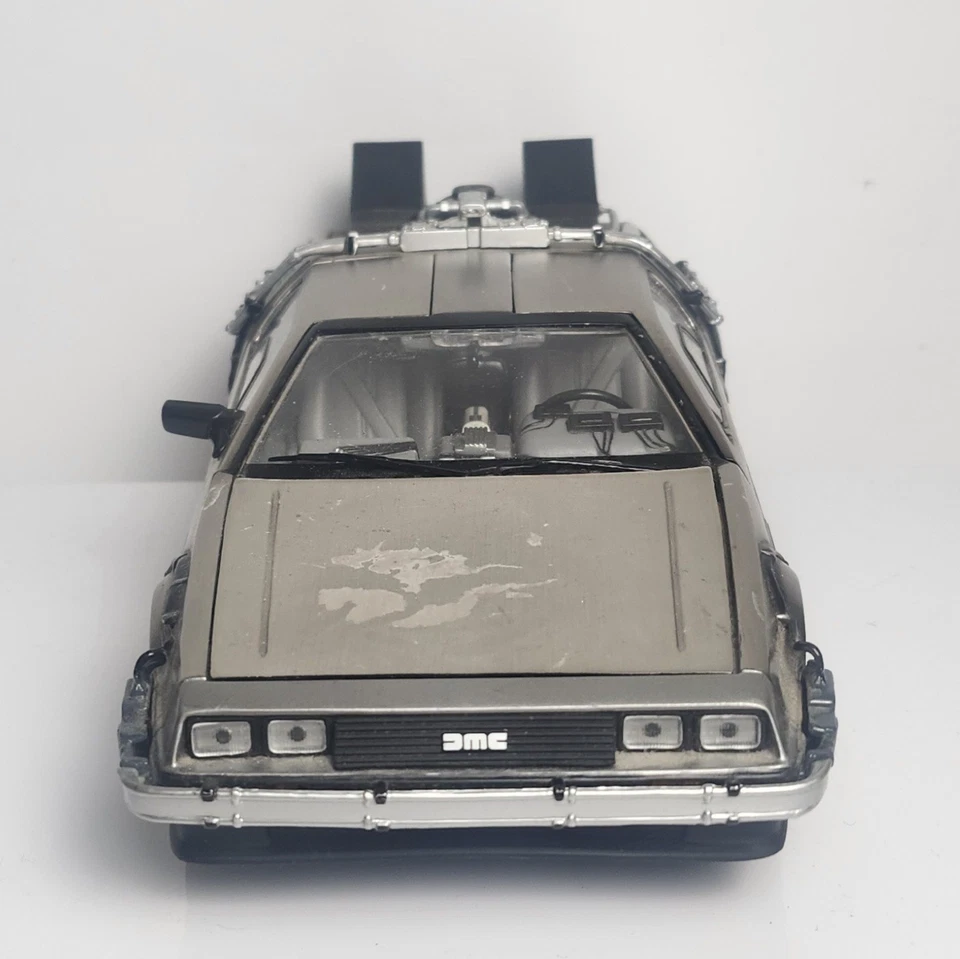 Sun Star 1:18 Die-Cast DeLorean Time Machine Regreso al Futuro Foto 2 de 4