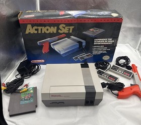 Console Nintendo NES Action Set Boxata Ottime Condizioni