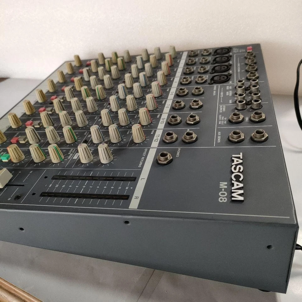 TASCAM M-08 Compact Mixer TEAC Professional Division 12ch AC100V 50/60Hz - Image 4 of 4
