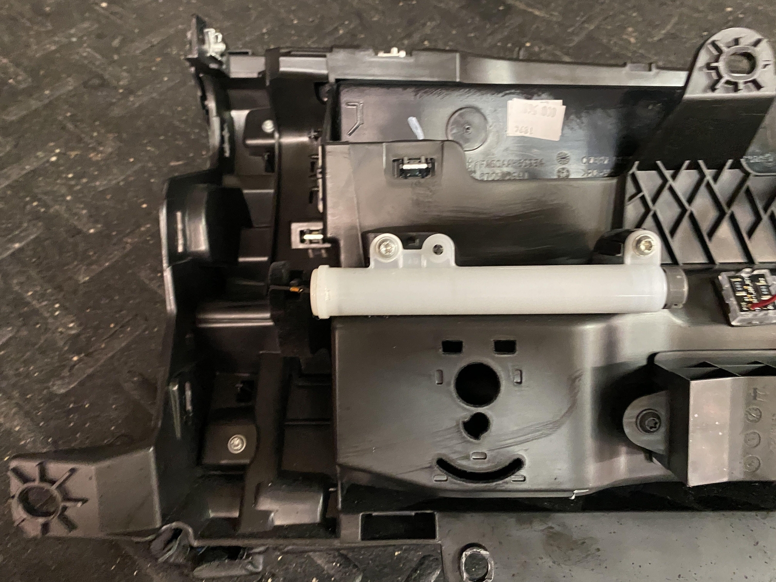 2017 MASERATI GHIBLI BLACK GLOVE BOX STORAGE COMPARTMENT
