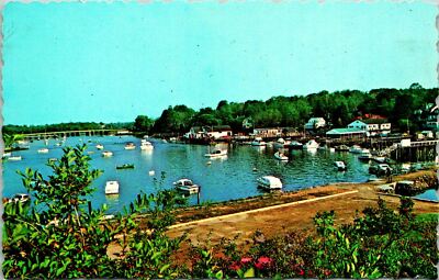 York Harbor ME Boats Dock Fishing Postcard Unused (22908)