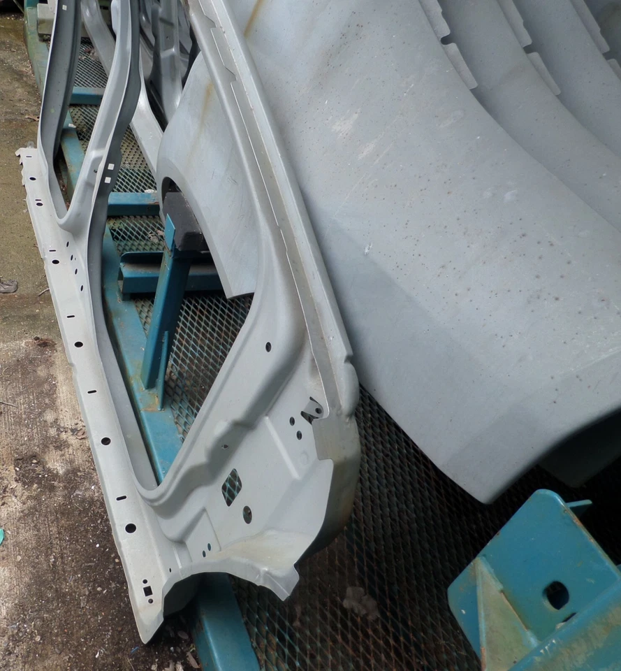 Nuevo cuarto trasero marco exterior carrocería lado derecho Chevrolet Malibu 2008-12 NOS Foto 3 de 4