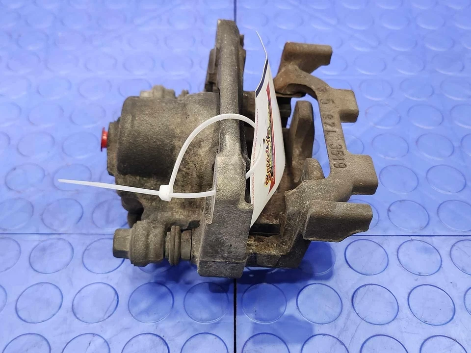 Conjunto de pinza de freno trasera Infiniti QX50 QX70 14-17 lado del conductor izquierdo OEM Foto 4 de 4