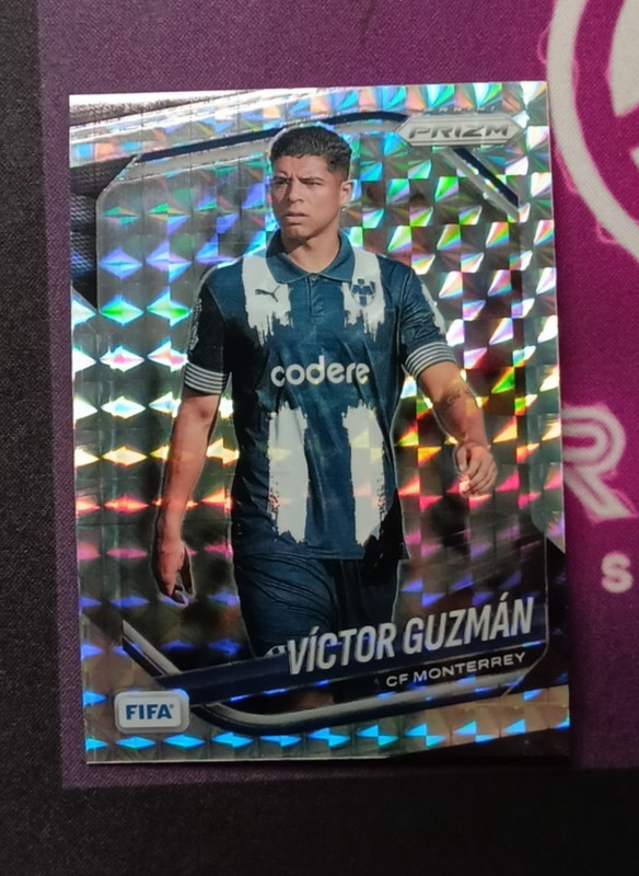 2025-26 Panini Prizm FIFA Soccer Víctor Guzmán Prizm #137 CF Monterrey