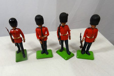 Lot of 4 Vintage 70 s Britains ENGLAND Ltd. Deetail Brit Soldiers