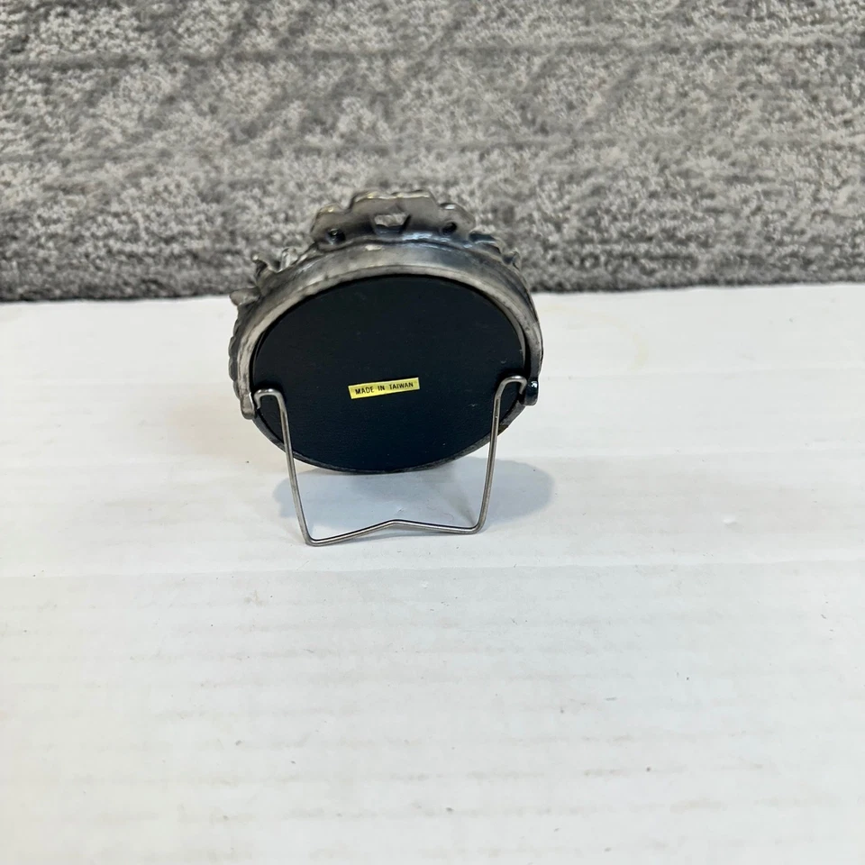 Vintage Oval Pewter Photo Frame Ornate Floral Design Stand "Made in Taiwan" - Image 2 of 4