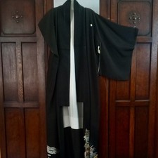 VTG Kimono Japan Black Silk Embroidery Hand Painted Crest White Lining PROJECT