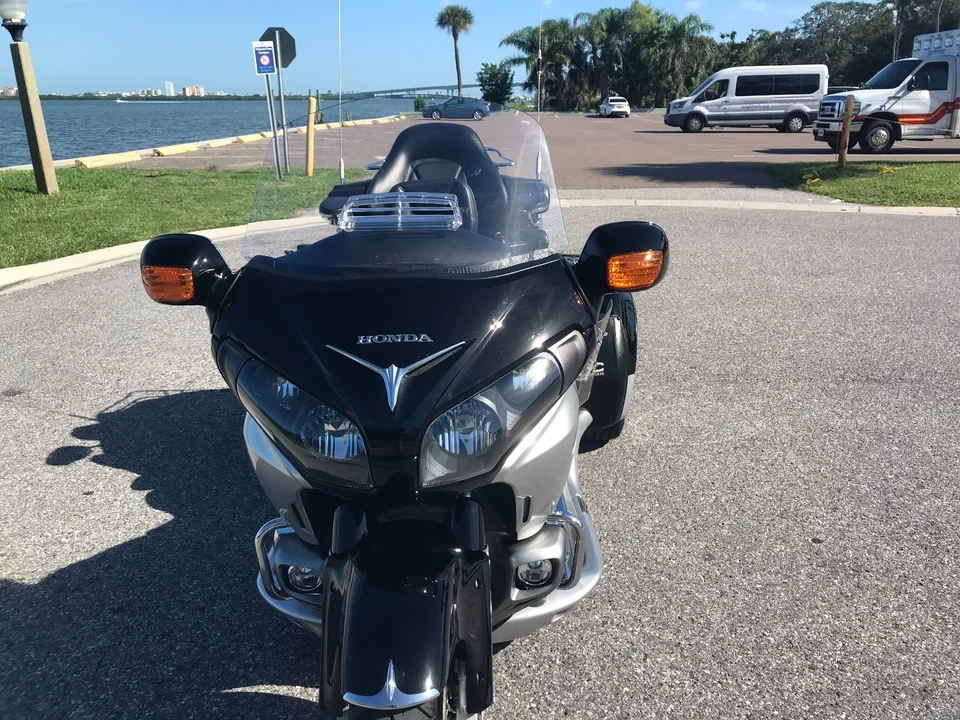 2012 Honda Gold Wing  - Image 3 of 4