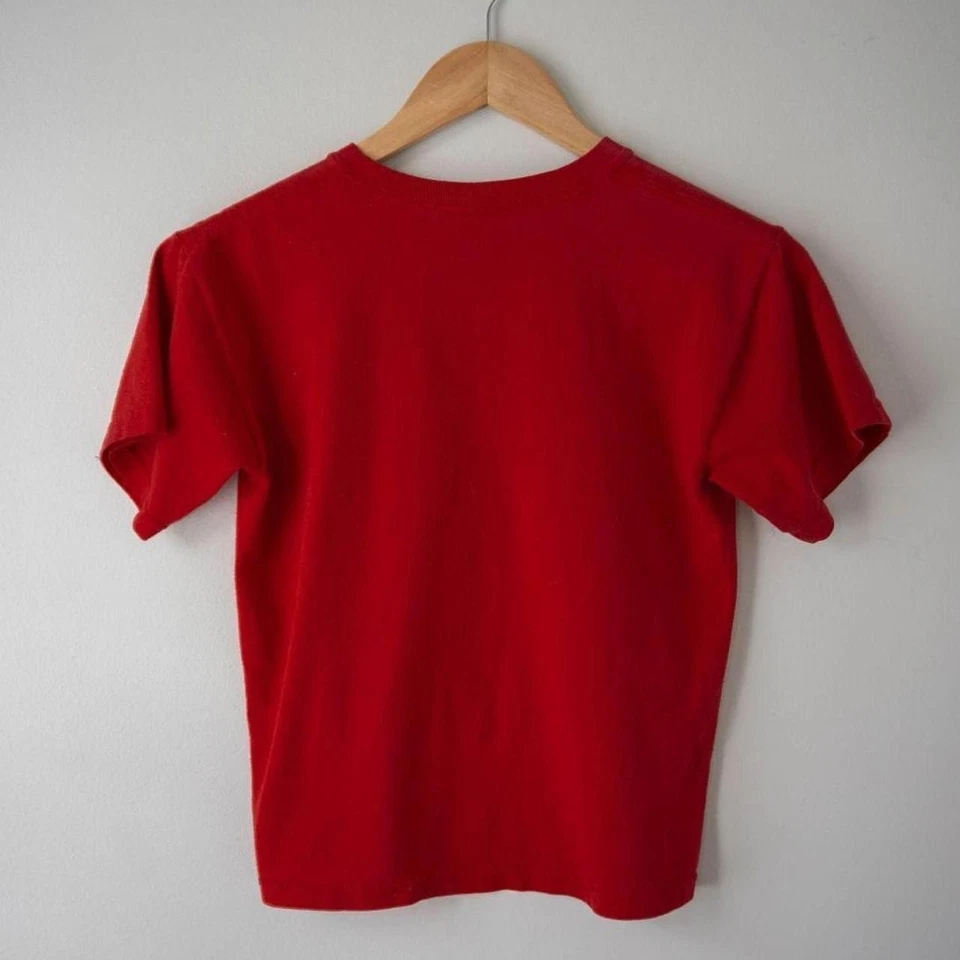 Camiseta roja para niños Nickelodeon Bob Esponja x Banda de Rock gráfica "Abajo el sonido" Foto 2 de 4