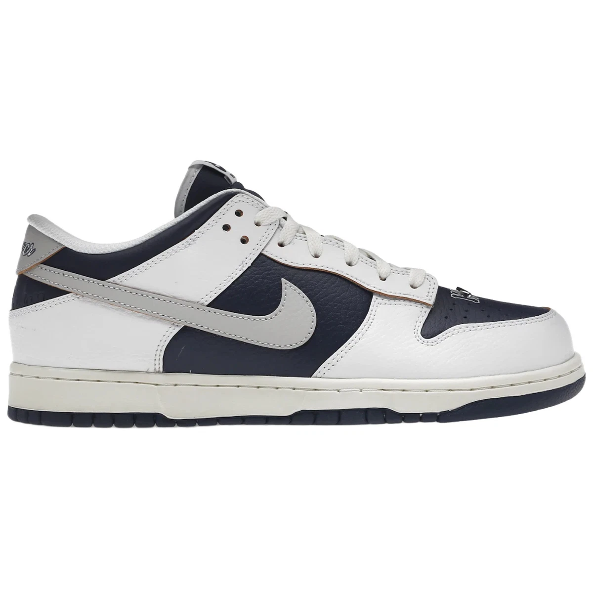 Nike x HUF SB Dunk Low New York スニーカー Nike HUF x Dunk SB Low New York for Sale | Authenticity Guaranteed