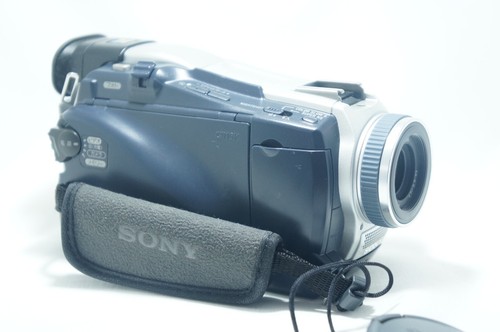 Near Mint Sony Digital Handycam DCR-TRV18 MiniDV Camcorder Cord Works - Picture 5 of 10