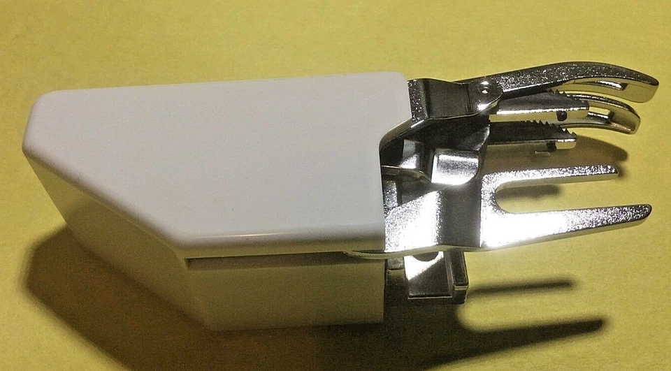 Pie para caminar para máquina de coser Brother que se adapta a los modelos PQ1300 y PQ1500 Foto 3 de 3