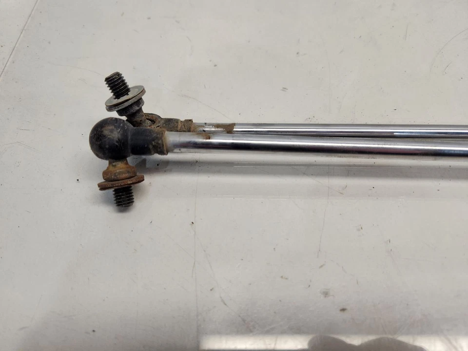 Subaru Legacy Outback 2005 hatchback trasero puntales *par* Foto 2 de 4