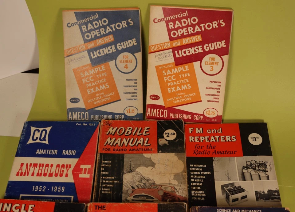 Lot of 11 Vintage Ham Radio Antenna CB VHF ARRL Books & Manuals 1960s - Image 2 of 4