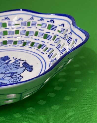 Vintage Chinese Ceramic Basketweave Fruit Bowl Blue & White Art Pottery 8.5 Inch - Picture 12 of 17