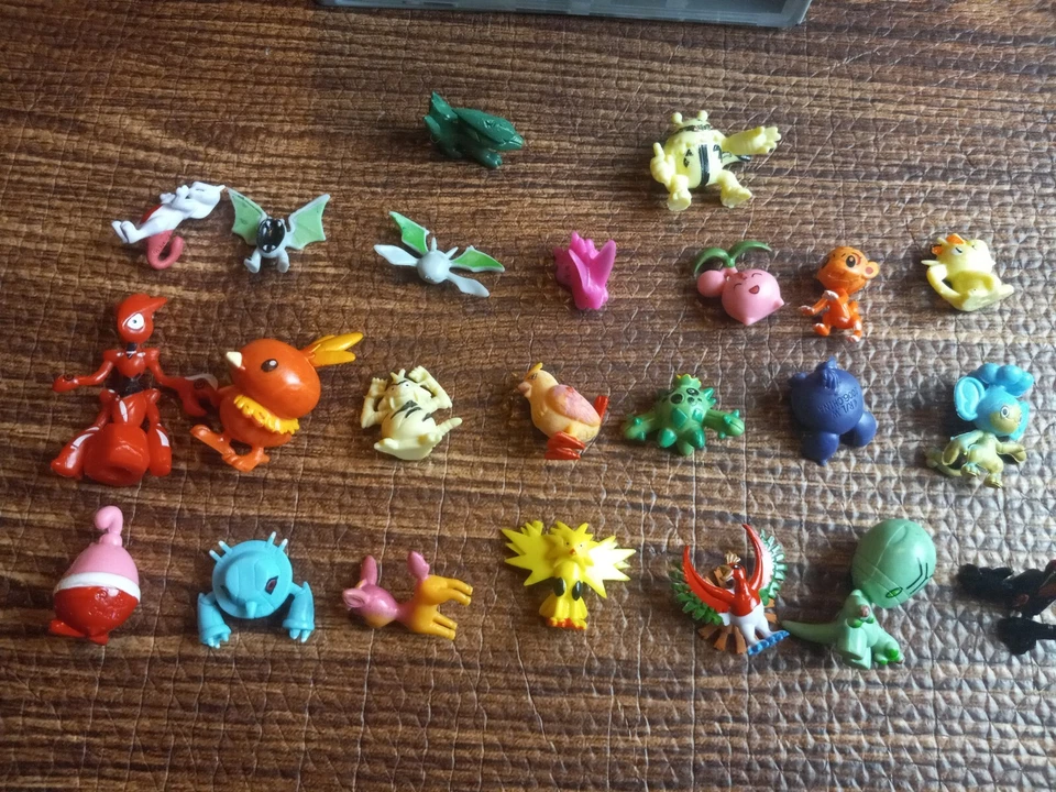 Mattel Minecraft MiniFigure estojo de transporte caixa mais 56 mini figuras Pokemon - Imagem 2 de 4