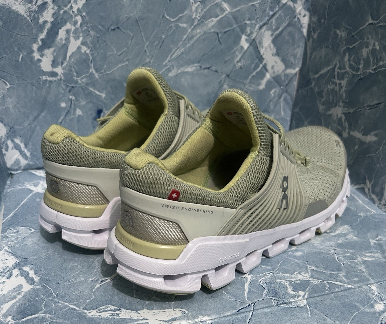 On Cloud Swiss Engineering Cloud Womens Size 8 - image 2