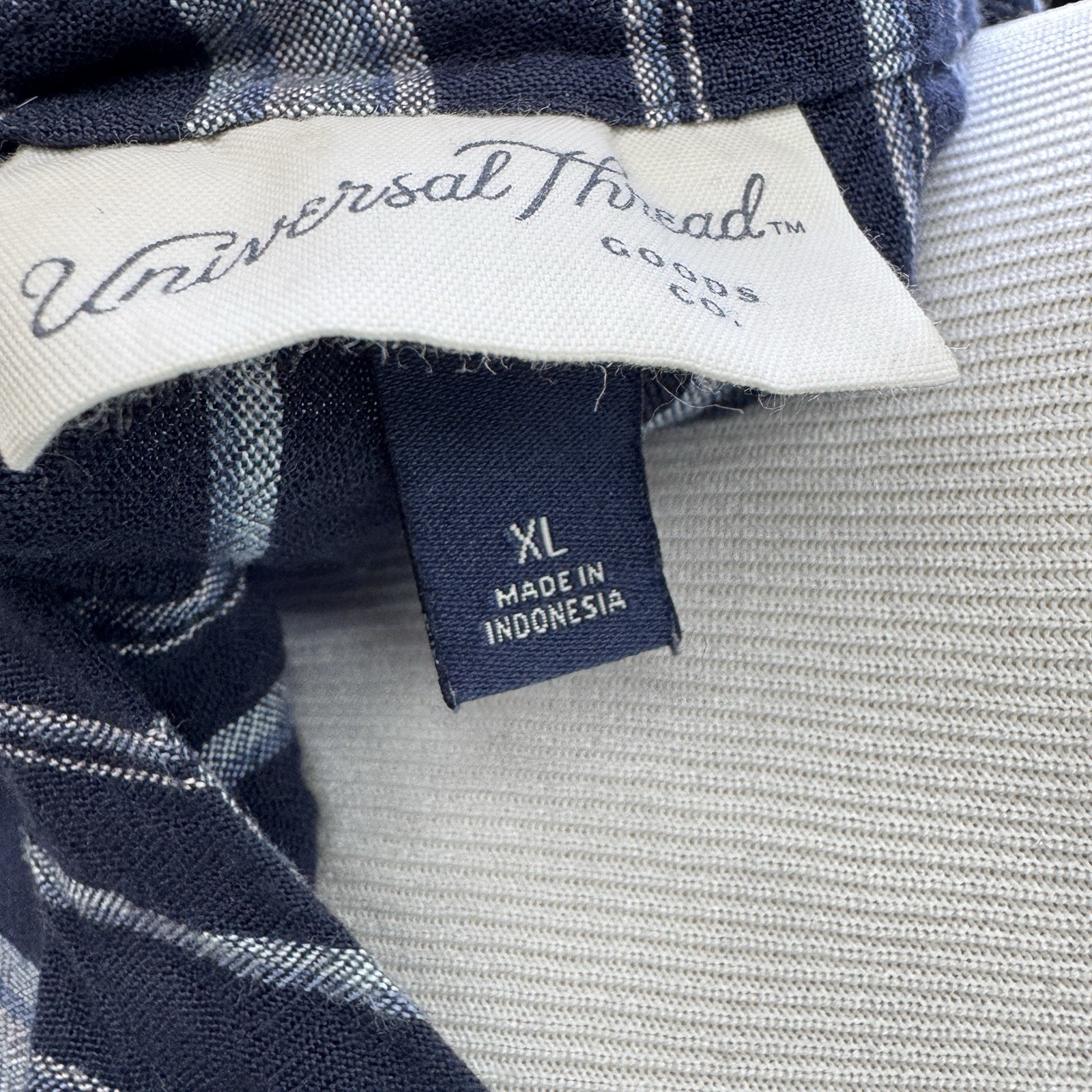 UNIVERSAL THREADS Blue Striped Button Blouse XL S… - image 5