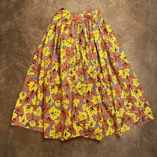 Vintage 70s Handmade Leaf Berry Foliage Print Pleated Midi Skirt High Waisted