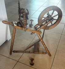 Altes Spinnrad aus Holz mit Datierung 1876 Deko Antiquit&auml;ten Sammler Top!
