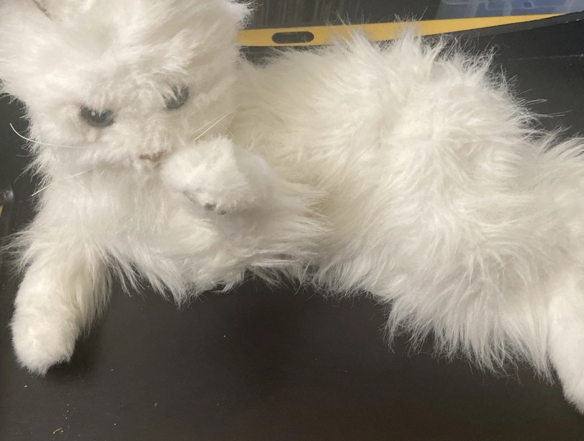 FurReal Friends Lulu My Cuddlin Kitty Cat White Hasbro Interactive