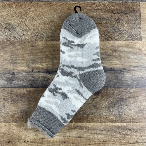 Northeast Outfitters Cozy Cabin Gray White Camo Sz Small 10K-4 Youth Socks - Picture 2 of 3