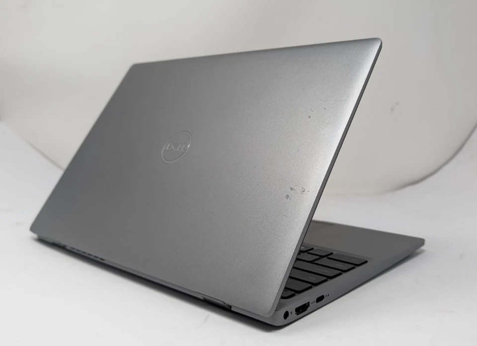 Dell Latitude 3330 · i5-1155G7 · 8GB · 256GB, foto 3 di 5