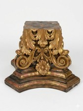 Capitello Antico in Legno Dorato