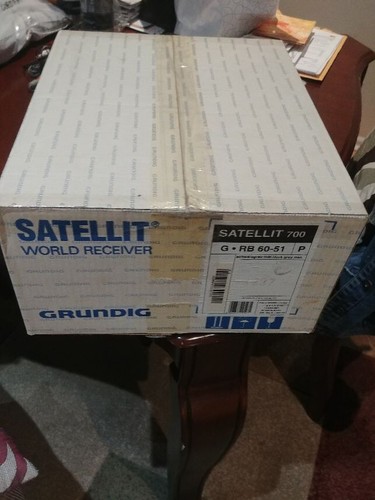 GRUNDIG SATELLITE 700 IN MINT CONDITION WITH ALL ORIGINAL PACKAGING - Zdjęcie 11 z 17