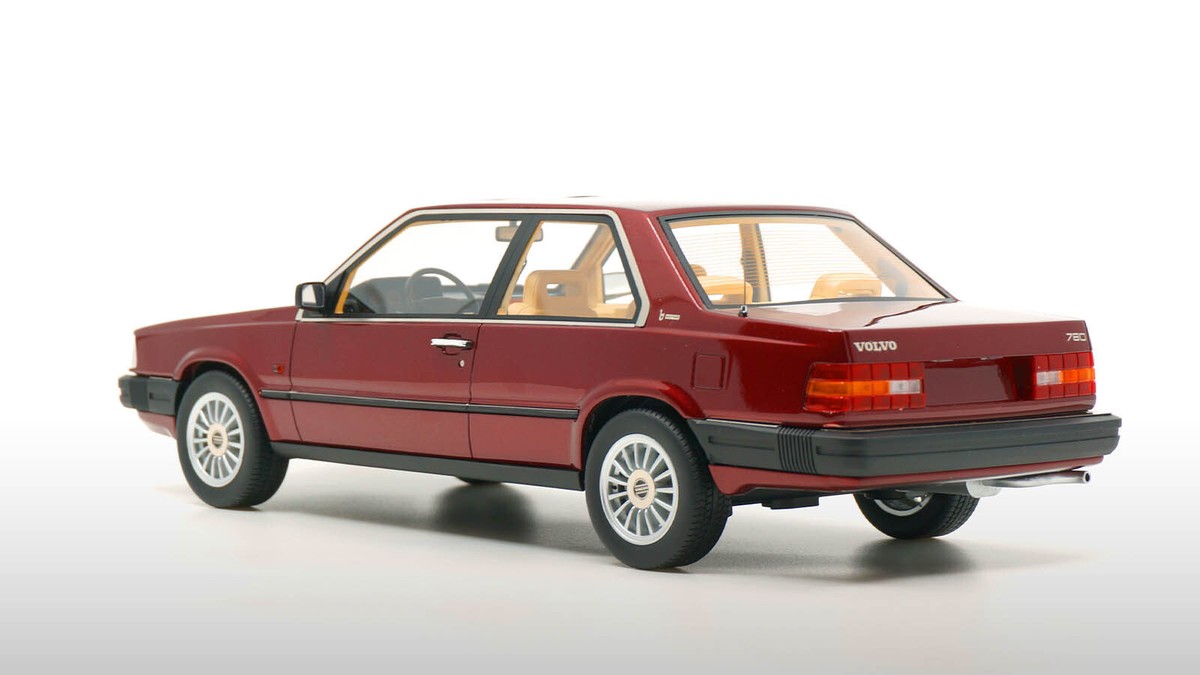 wonderful resin-modelcar 1/18 VOLVO 780 COUPE 1998 - bordeauxred